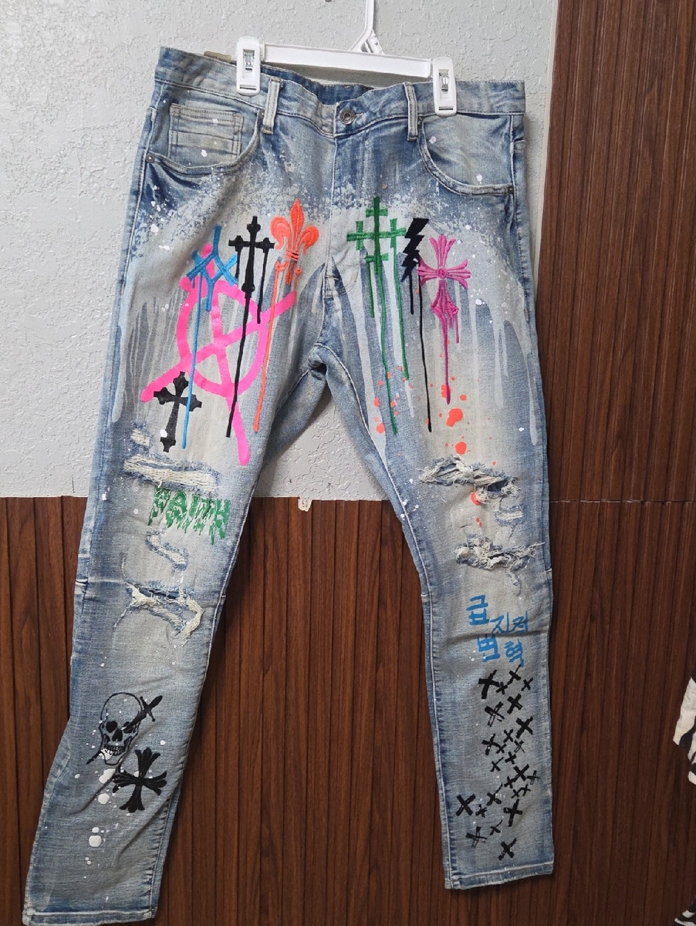 Men's Skinny Light Blue Distressed Jeans with Multicolor Graffiti